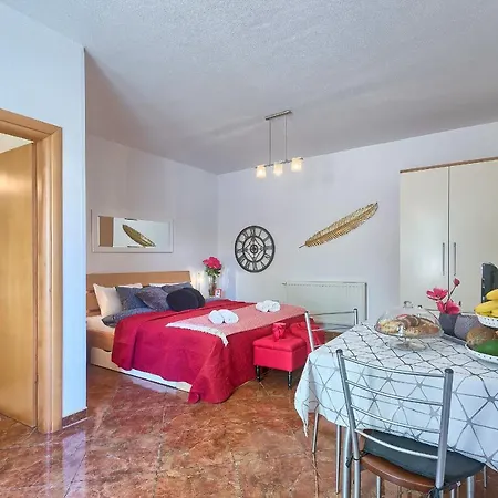 Mihaela Guest house