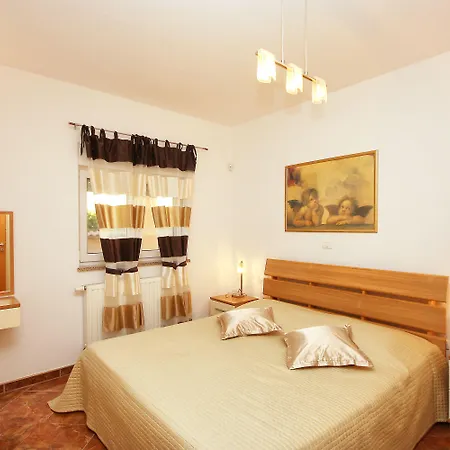 Mihaela Vendégház Fažana