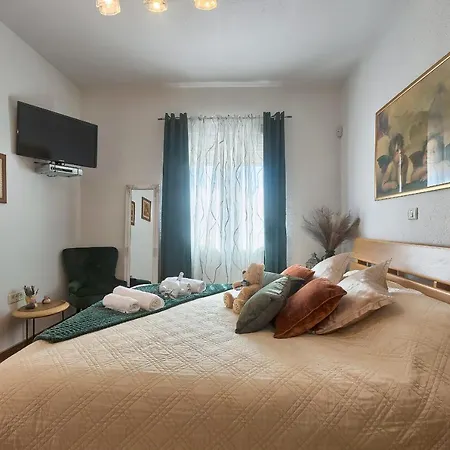 Mihaela 3* פאז'אנה