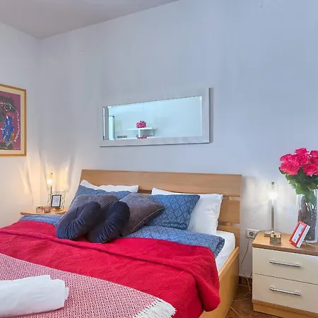 Mihaela בית הארחה פאז'אנה