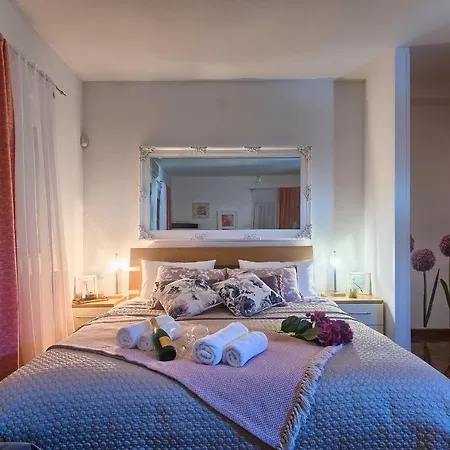 Mihaela 3* פאז'אנה