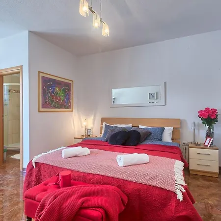 Mihaela בית הארחה