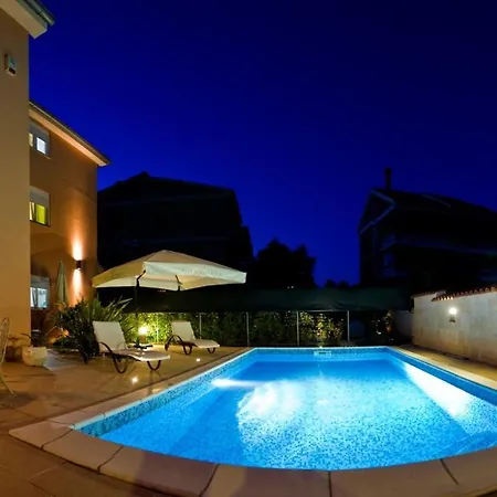 Mihaela بيت ضيافة