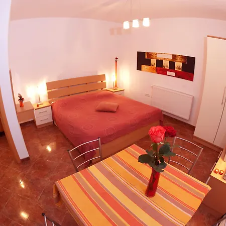 Mihaela בית הארחה