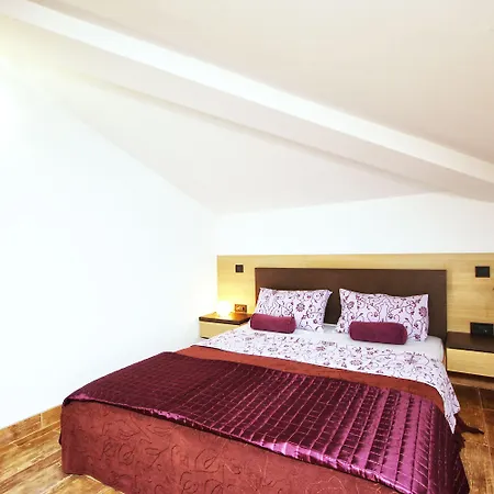 Mihaela בית הארחה