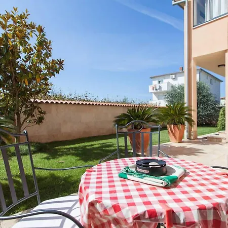 Mihaela בית הארחה 3*