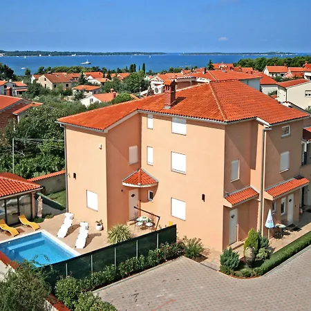 Mihaela בית הארחה 3*